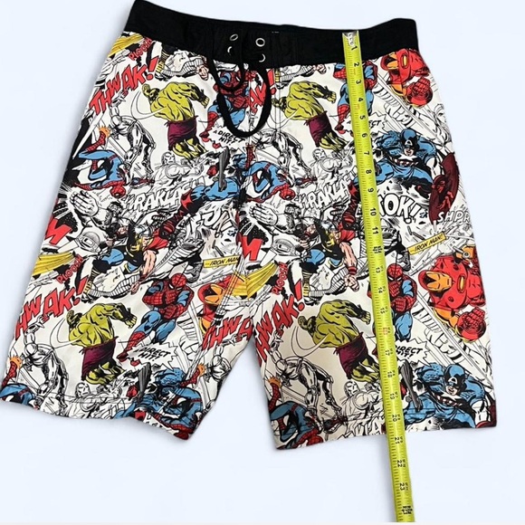 Marvel Comics Avengers Lined Swim Trunks - Men Small - Picture 3 of 6